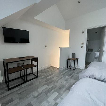 10Min To City - Free Parking - Private Studio - Contractor Friendly แมนเชสเตอร์ ภายนอก รูปภาพ